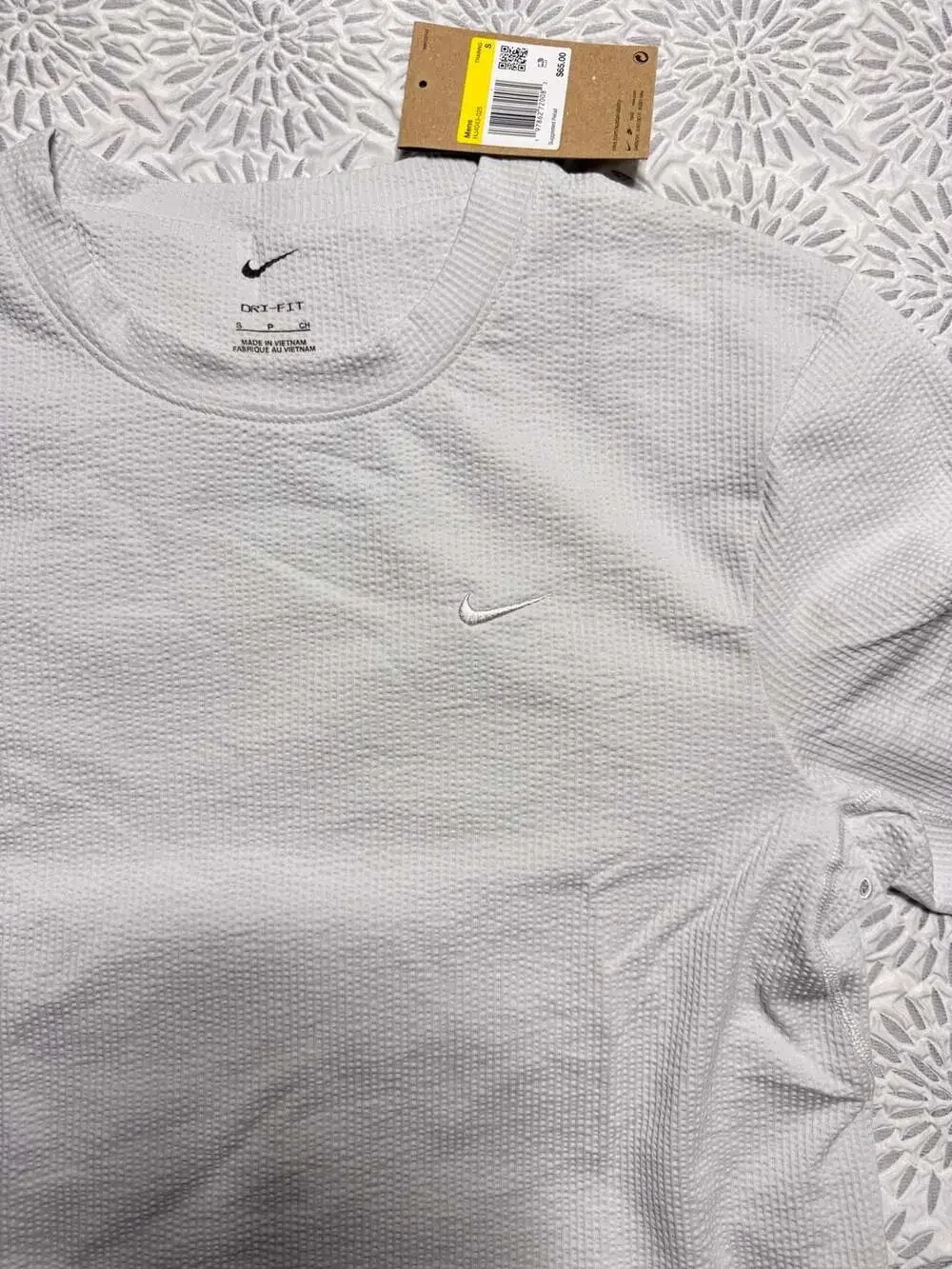 Nike Primary Seersucker Short Sleeve Versatile Top Men’s Size Small HJ4043-025